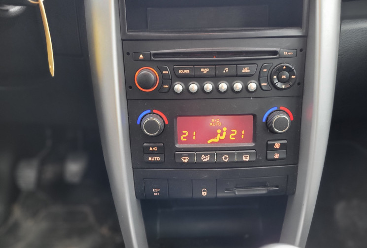 PEUGEOT 207 1.6 HDI 112 Ch FAP PREMIUM
