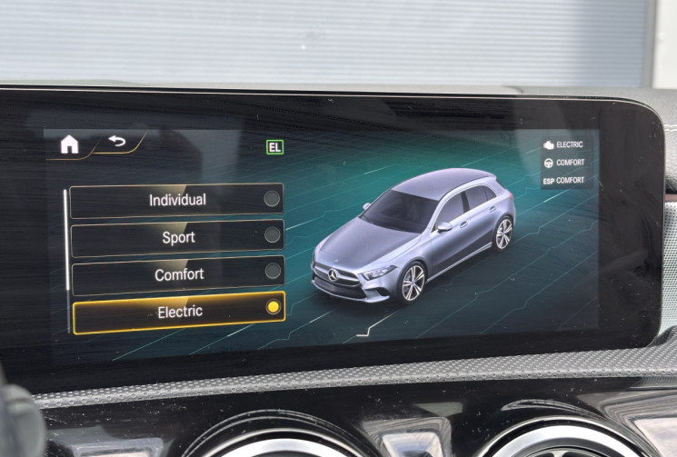 Mercedes Classe A 250e 218ch EQ POWER 8G-DCT AMG Line - Garantie Mercedes 2026