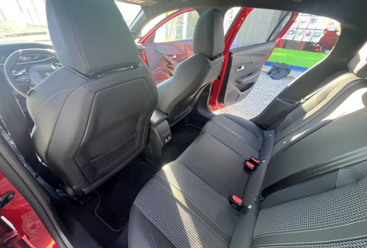 Peugeot 208 1.2 130ch S&S GT Line EAT8