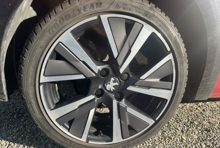 Peugeot 208 1.2 130ch S&S GT Line EAT8