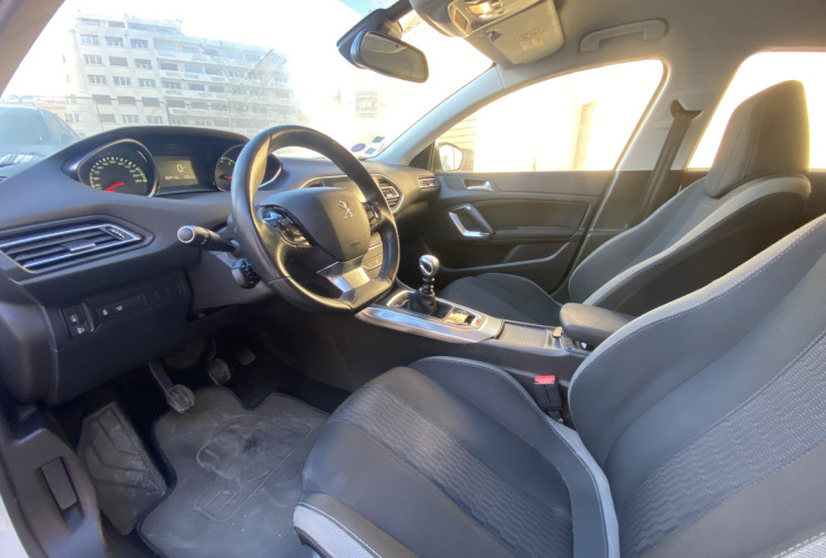 Peugeot 308 1.2 e-THP SENSATION 130 ch / COURROIE DE DISTRI CHANGEE 