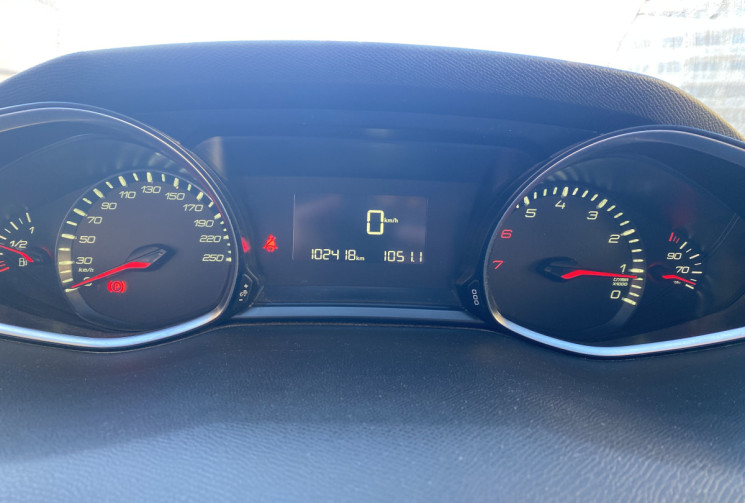 Peugeot 308 1.2 e-THP SENSATION 130 ch / COURROIE DE DISTRI CHANGEE 