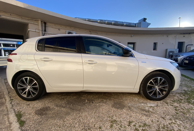 Peugeot 308 1.2 e-THP SENSATION 130 ch / COURROIE DE DISTRI CHANGEE 