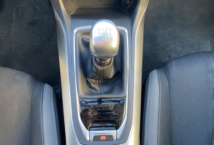 Peugeot 308 1.2 e-THP SENSATION 130 ch / COURROIE DE DISTRI CHANGEE 
