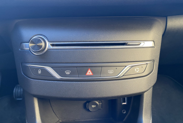 Peugeot 308 1.2 e-THP SENSATION 130 ch / COURROIE DE DISTRI CHANGEE 