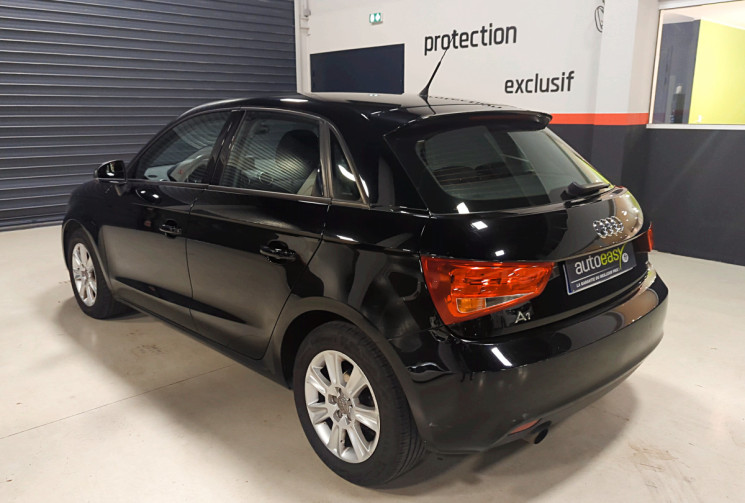 AUDI A1 SPORTBACK 1.6 TDI 90 AMBIENTE / 5 Portes/ DISTRIBUTION OK