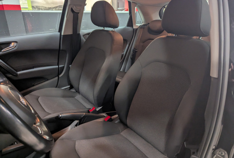 AUDI A1 SPORTBACK 1.6 TDI 90 AMBIENTE / 5 Portes/ DISTRIBUTION OK