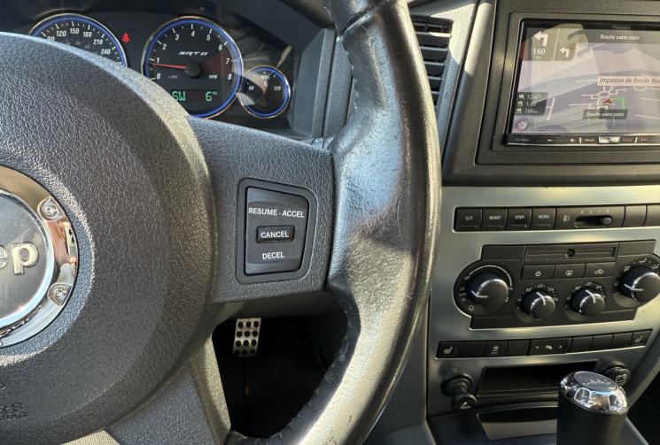 JEEP GRAND CHEROKEE SRT8 6.1 i V8 4WD 426 / ECHAPPEMENT BORLA / AUDITORIUM ECRANS AVANT ET ARRIERE