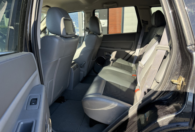 JEEP GRAND CHEROKEE SRT8 6.1 i V8 4WD 426 / ECHAPPEMENT BORLA / AUDITORIUM ECRANS AVANT ET ARRIERE