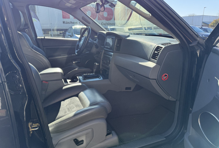JEEP GRAND CHEROKEE SRT8 6.1 i V8 4WD 426 / ECHAPPEMENT BORLA / AUDITORIUM ECRANS AVANT ET ARRIERE