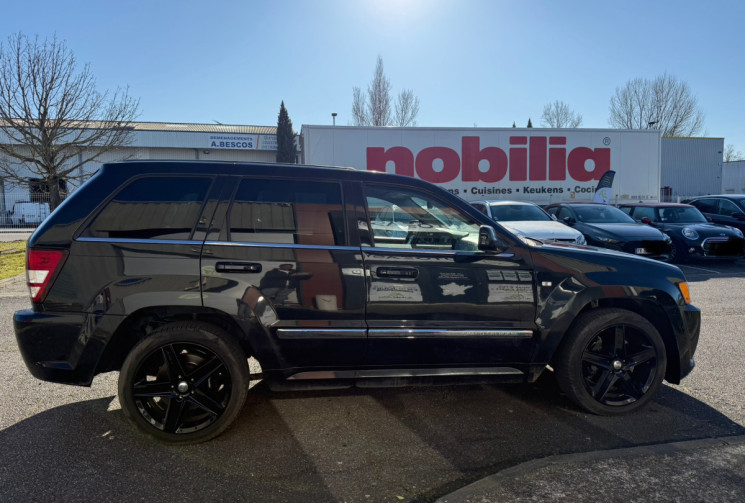 JEEP GRAND CHEROKEE SRT8 6.1 i V8 4WD 426 / ECHAPPEMENT BORLA / AUDITORIUM ECRANS AVANT ET ARRIERE