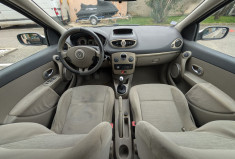 Renault Clio 1.4 16v 98ch Luxe Privilège 5p