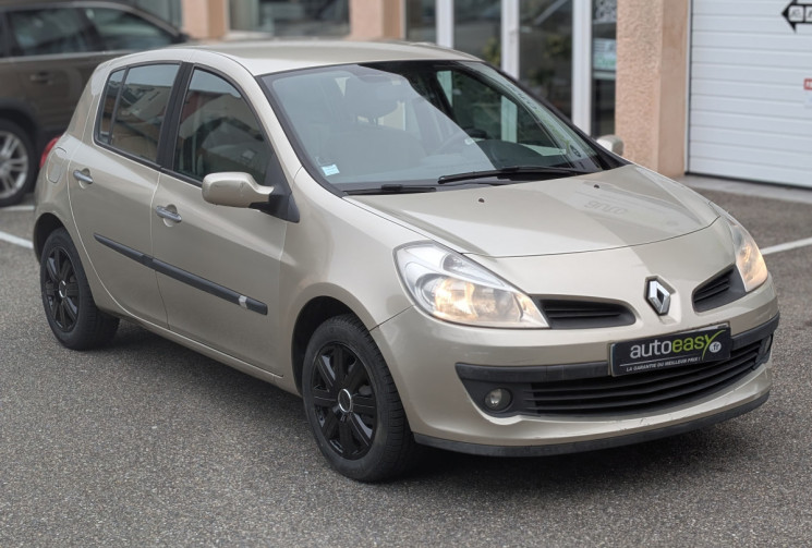 Renault Clio 1.4 16v 98ch Luxe Privilège 5p