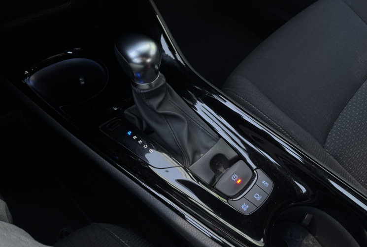 Toyota C-HR 122H DESIGN 2WD E-CVT RC18