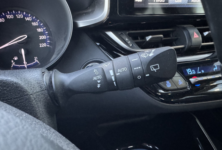 Toyota C-HR 122H DESIGN 2WD E-CVT RC18