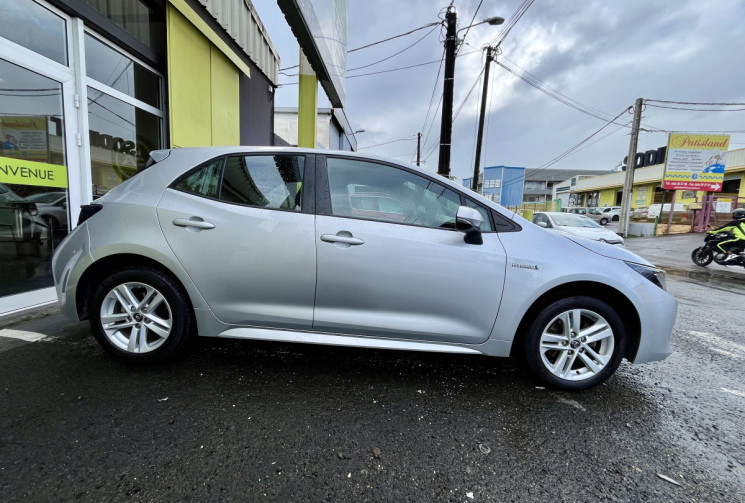 Toyota COROLLA 1.8 VVT-i 16V 122 cv HSD CVT Design / Boite auto / Chaine de distribution / 1ère main