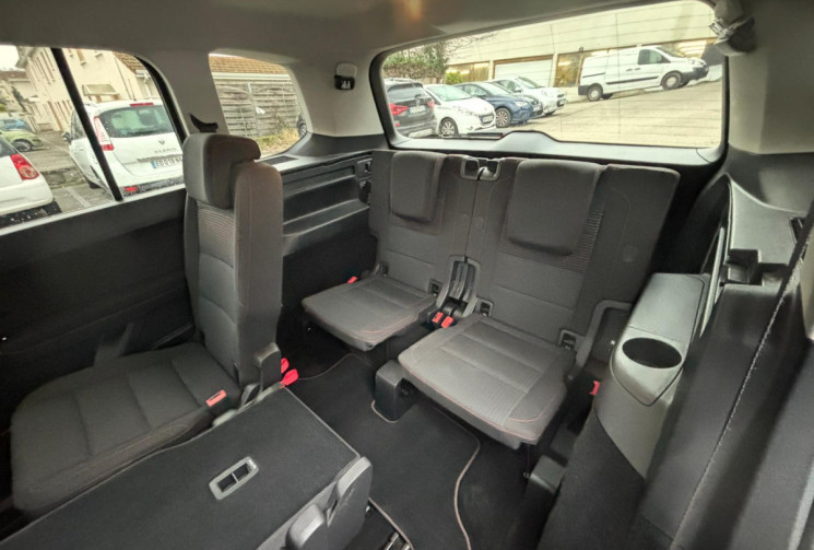 Volkswagen Touran 2.0 TDI 150 ch / Sound 7 places