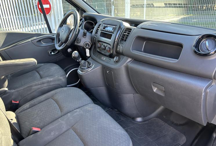 Opel VIVARO L1H1 1.6 CDTI BiTurbo Fourgon court 140 pack business / moteur à chaîne / Caméra / Clim 