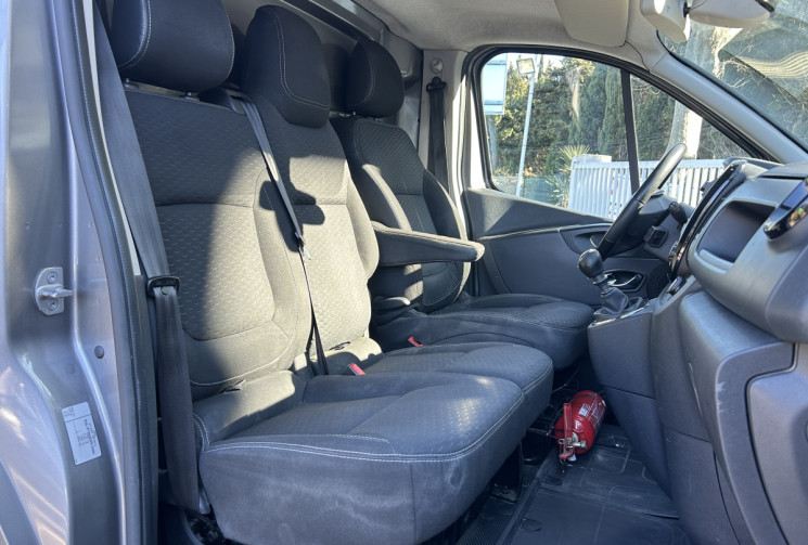 Opel VIVARO L1H1 1.6 CDTI BiTurbo Fourgon court 140 pack business / moteur à chaîne / Caméra / Clim 