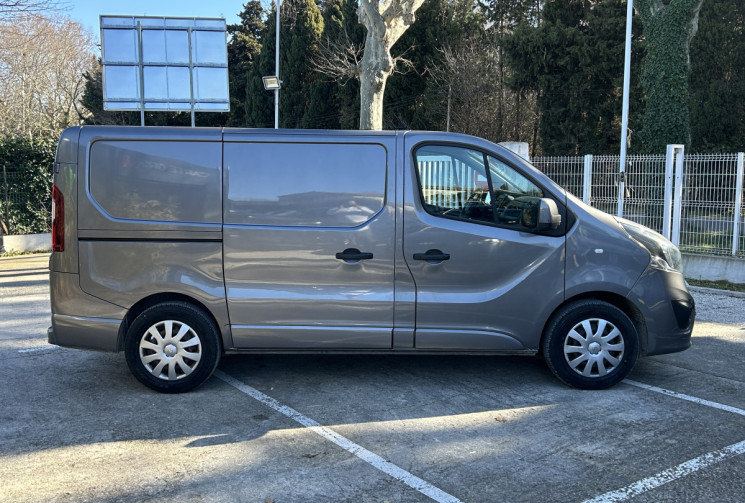 Opel VIVARO L1H1 1.6 CDTI BiTurbo Fourgon court 140 pack business / moteur à chaîne / Caméra / Clim 