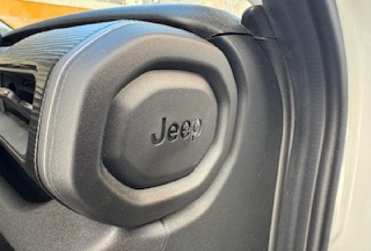 Jeep Avenger 1.2 turbo T3 100 ch Altitude Plus + origine France / CARPLAY / CAMERA 360 / GPS / 