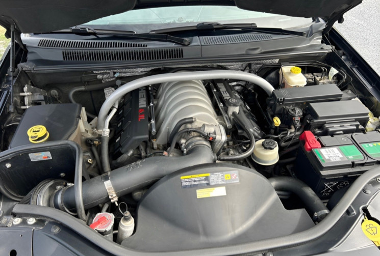 JEEP GRAND CHEROKEE SRT8 6.1 i V8 4WD 426 / ECHAPPEMENT BORLA / AUDITORIUM ECRANS AVANT ET ARRIERE