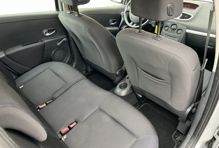 Renault CLIO 3  1.6 i  110 CH