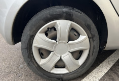 Renault CLIO 3  1.6 i  110 CH