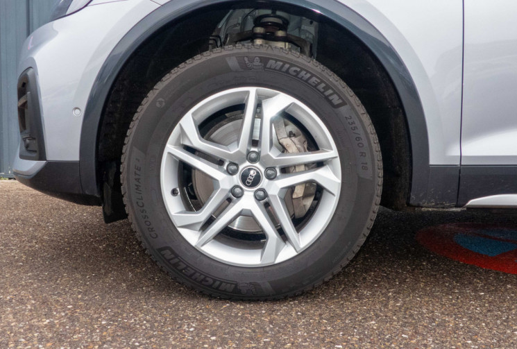 Audi Q5 Sportback 40 TDI Attelage Toit Ouvrant Cam 360 Cuir GARANTIE 2028