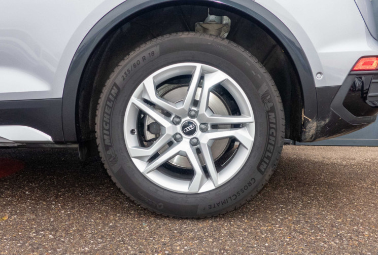 Audi Q5 Sportback 40 TDI Attelage Toit Ouvrant Cam 360 Cuir GARANTIE 2028