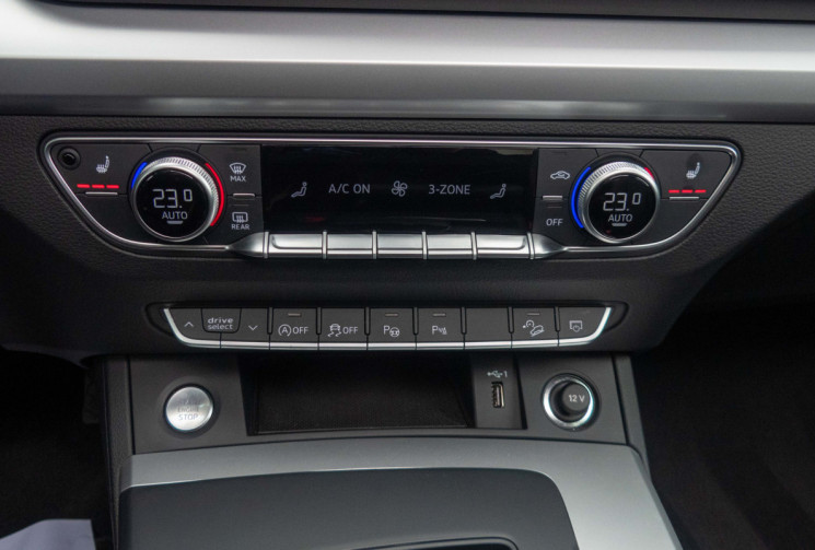 Audi Q5 Sportback 40 TDI Attelage Toit Ouvrant Cam 360 Cuir GARANTIE 2028