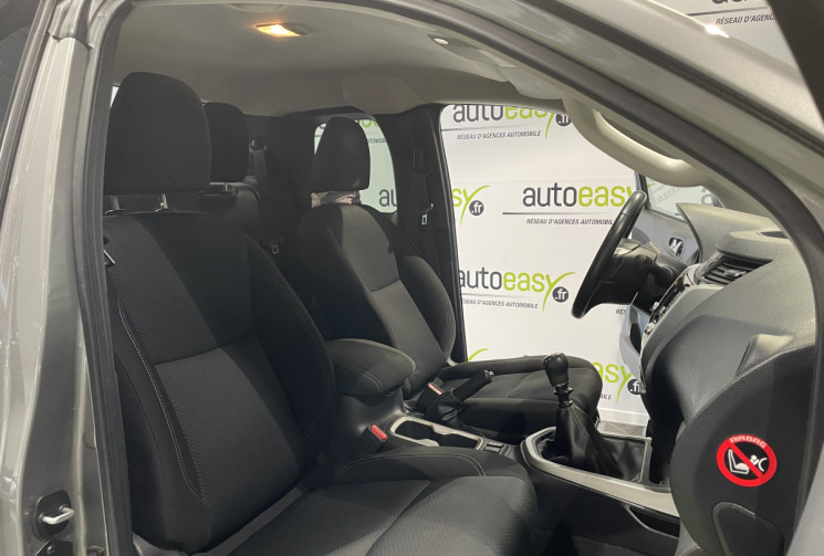 Nissan Navara 2.3 dCi 160 ch King-Cab Tekna 