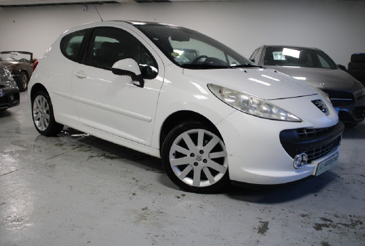 Peugeot 207 1.6 THP 156 toit panoramique 