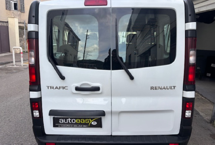 Renault TRAFIC III Combi L1 1.6dCi 125 cv 9 places origine France 2eme main / RADAR / BLUETOOTH 