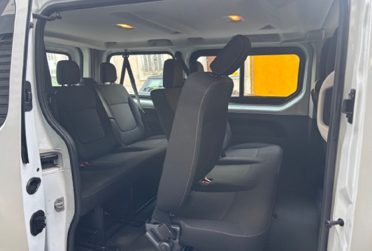 Renault TRAFIC III Combi L1 1.6dCi 125 cv 9 places origine France 2eme main / RADAR / BLUETOOTH 
