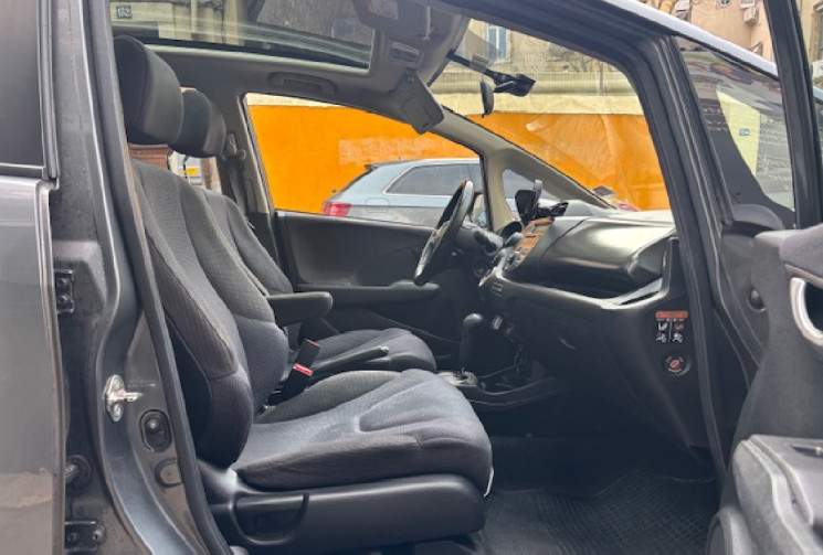Honda Jazz III Hybrid 1.3 i-VTEC 88 cv Boîte auto origine France 2eme MAIN / TOIT PANO / CLIM 