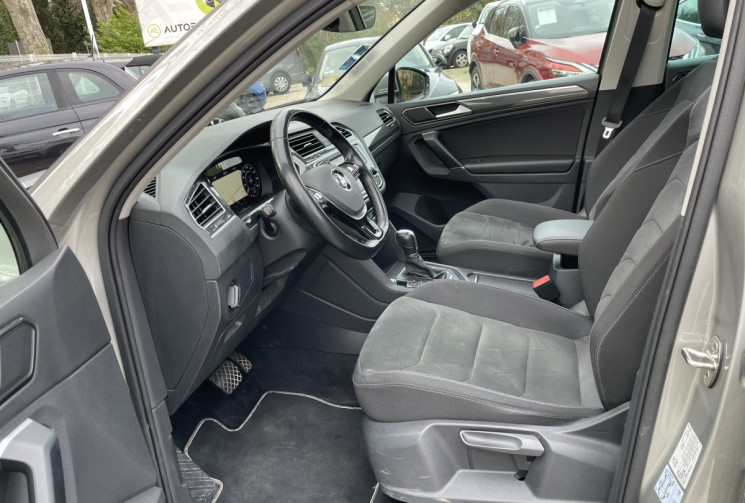 Volkswagen Tiguan 2.0 TDI 150 4MOTION CARAT R-LINE DSG7 * 1e main / CarPlay / Caméra / Toit Ouvrant