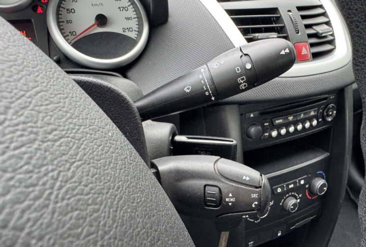 Peugeot 207 1.4 95ch URBAN MOVE