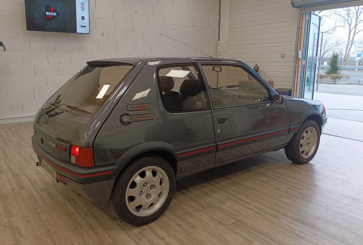 Peugeot 205 GTi Phase 2  1.9 i 130cv