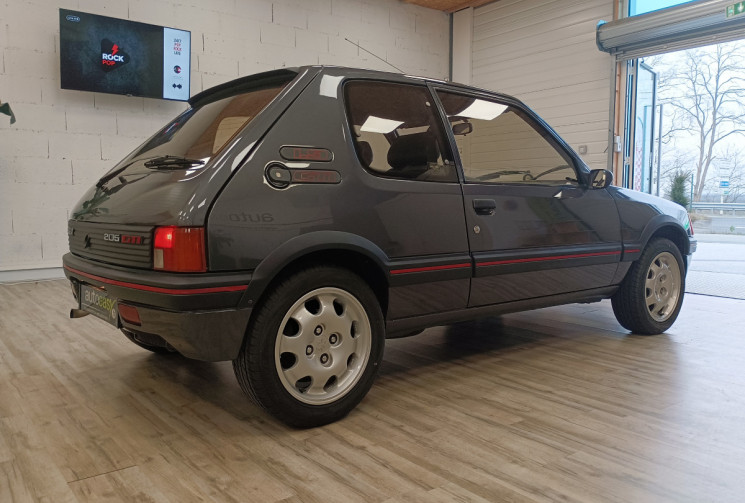 Peugeot 205 GTi Phase 2  1.9 i 130cv