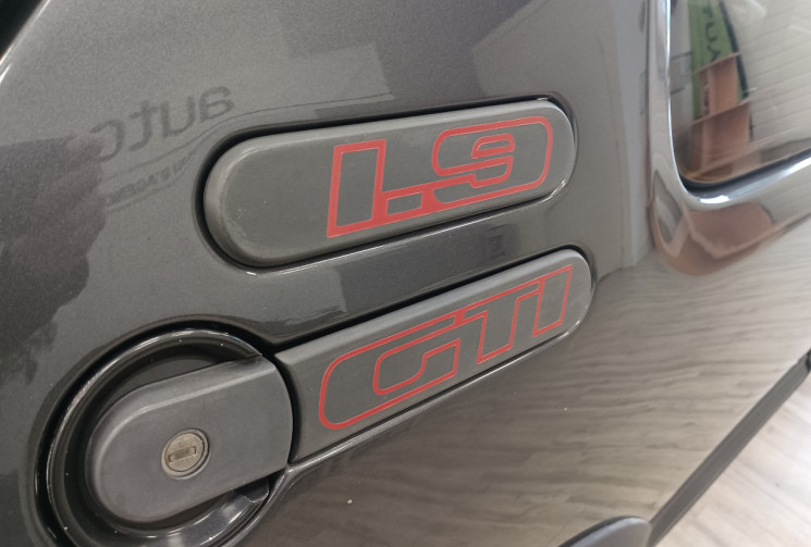 Peugeot 205 GTi Phase 2  1.9 i 130cv
