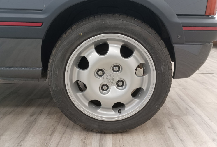 Peugeot 205 GTi Phase 2  1.9 i 130cv