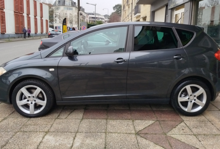 SEAT Altea Phase 2 /  1.6 TDi DSG 105 cv / Suivi SEAT / Crit'Air 2