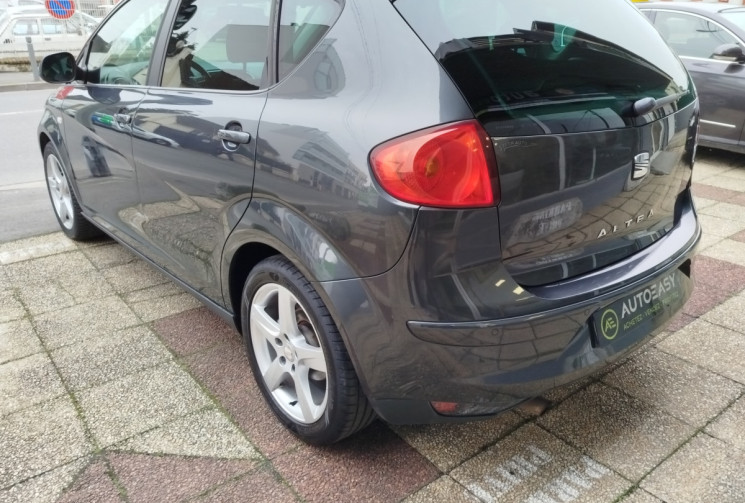 SEAT Altea Phase 2 /  1.6 TDi DSG 105 cv / Suivi SEAT / Crit'Air 2