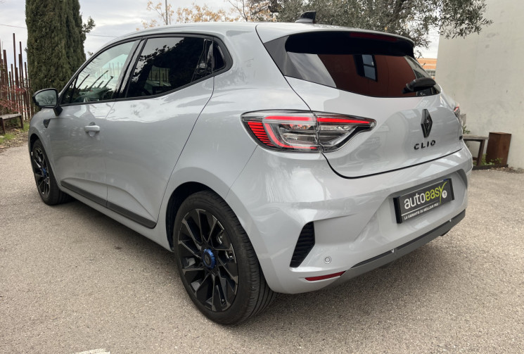 Renault CLIO V 1.6 E-Tech 145ch full hybrid esprit Alpine / Bose / Extension Garantie Mars 2027