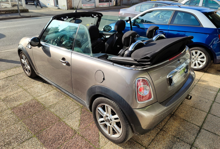 Mini MINI CABRIOLET 2 (R57) Cooper D 2.0 D 16V 112 cv Boîte auto