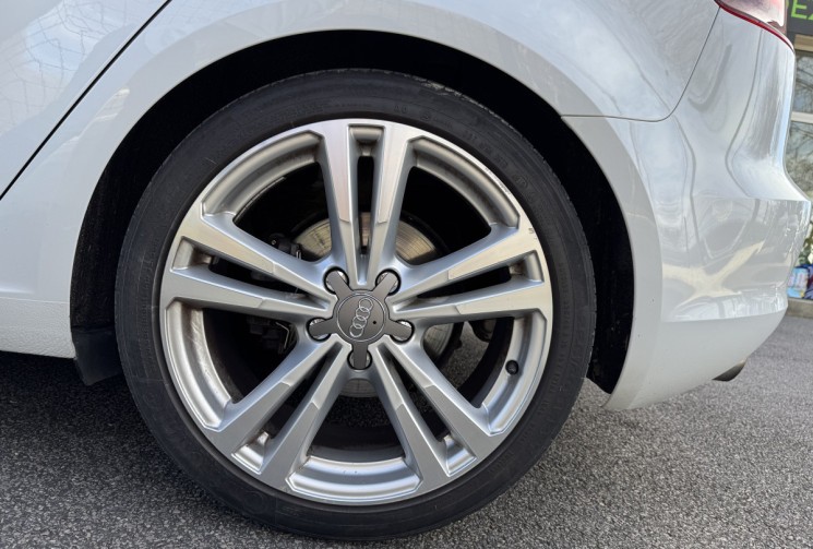 Audi A3 SPORTBACK S-line 1.4 TFSi 122 ch / Xenon / Sieges chauffants / Carnet d'entretien / Garantie