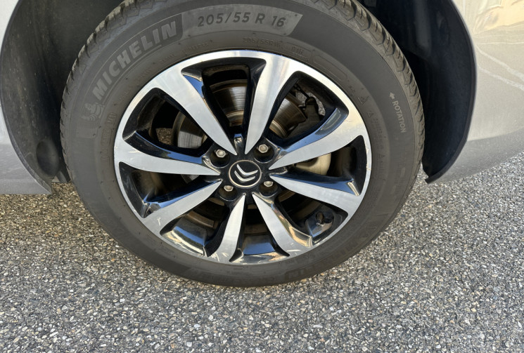 Citroën C4 PureTech 130ch Millenium EAT6 / Entretien 100% Citroen  / Courroie neuve
