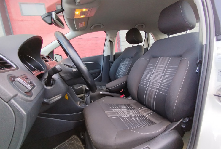 Volkswagen Polo (2) 1.4 TDi 90 S&S BlueMotion Technology Lounge 5P BVM5