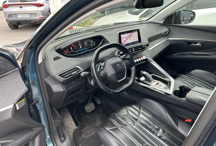 Peugeot 5008 II 2.0 BLUEHDI 180 Ch Allure Business EAT8 7 places * CAMERA * CARPLAY * GPS